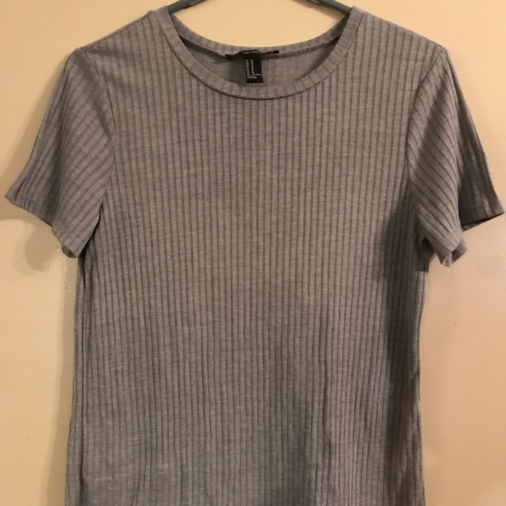 FOREVER21 Gray ribbed t shirt